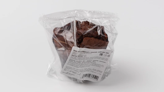 Кекс шоколадный с вишней, кафе