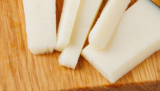 Сыр полутвердый из козьего молока "Каприно Романо"