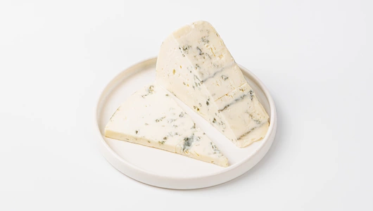 Сыр с голубой плесенью "ДорБлю", 100 г