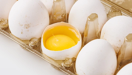 Яйцо куриное от кур свободного выгула (С1) белое Яйцо куриное от кур свободного выгула (С1) белое