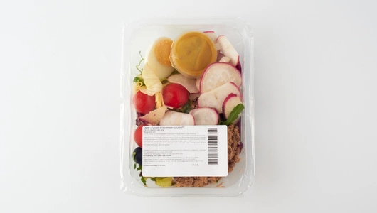 Салат с тунцом и горчичным соусом