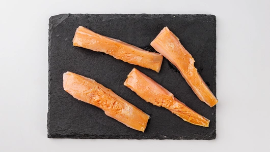 Палочки из форели радужной холодного копчения, 100 г Палочки из форели радужной холодного копчения, 100 г