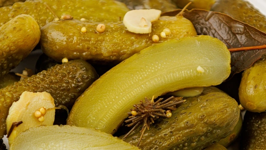 Корнишоны маринованные "По-домашнему", 370 г Корнишоны маринованные "По-домашнему", 370 г