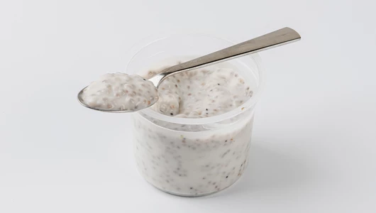 Десерт на кокосовой основе с семенами чиа