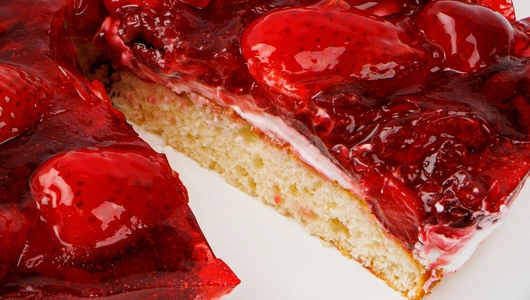 Пирог Тирольские пироги Вишня-Клубника 690 г