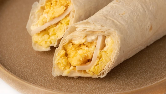Сэндвич ролл с омлетом, ветчиной и сыром, 170 грамм