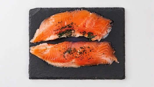 Форель малосоленая ломтики с укропом, 100 г