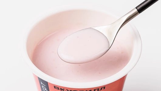 Йогурт с вишней и черешней 2,5%, 300 г Йогурт с вишней и черешней 2,5%, 300 г