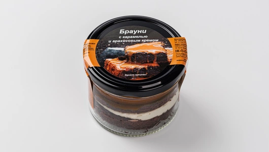 Десерт в банке "Брауни с арахисовым кремом и карамелью", кафе