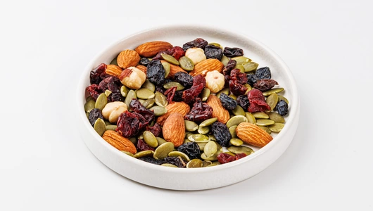 Смесь орехов с виноградом, сушеной клюквой и тыквенными семечками, 50 г