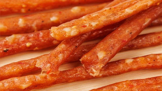 Колбаски из мяса птицы с сыром Чеддер, сырокопченые Колбаски из мяса птицы с сыром Чеддер, сырокопченые