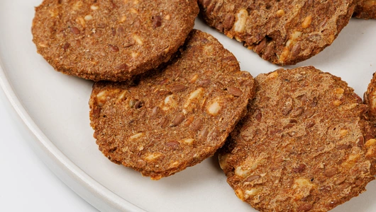 Хлебцы цельнозерновые ржаные с чесноком Хлебцы цельнозерновые ржаные с чесноком