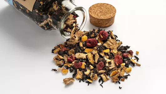 Чай черный Befruitbe пропитанный соком имбиря с кусочками имбиря апельсина и малины 100 г