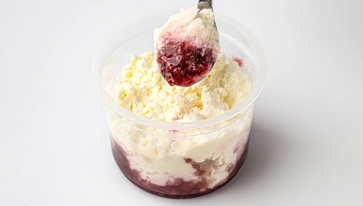 Творог с малиной 5%