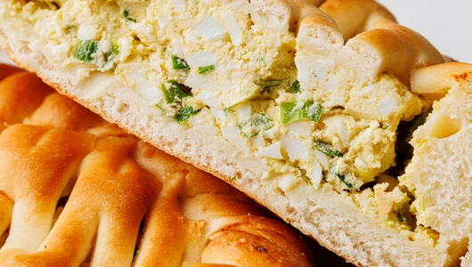 Пирог с зеленью и яйцом