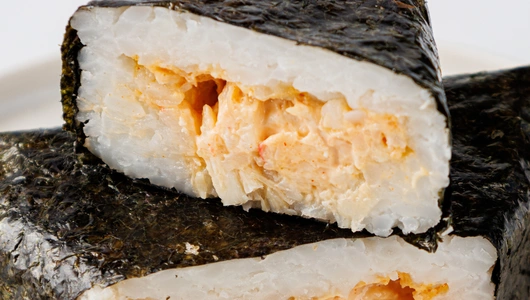 Онигири с крабом Онигири с крабом