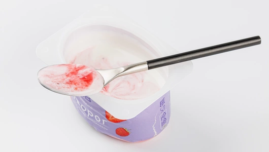 Творог мягкий безлактозный "Клубника-Земляника" 3,8%