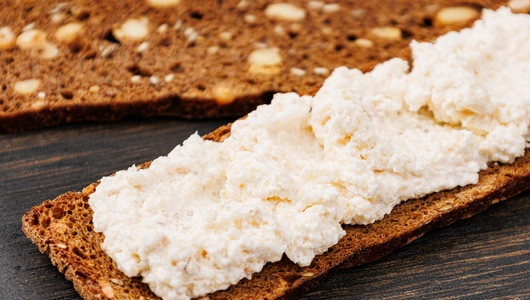 Икра деликатесная в крем-соусе с копченым лососем, 170 г