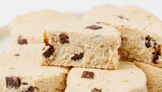 "Сырники" из&nbsp;тофу с&nbsp;шоколадом, зам.