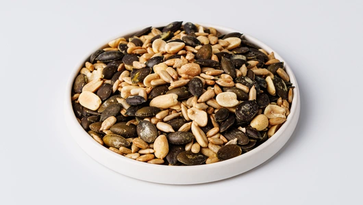 Ассорти из семечек и арахиса с солью Ассорти из семечек и арахиса с солью