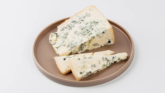 Сыр мягкий с голубой плесенью "Блю Чиз", 140 г