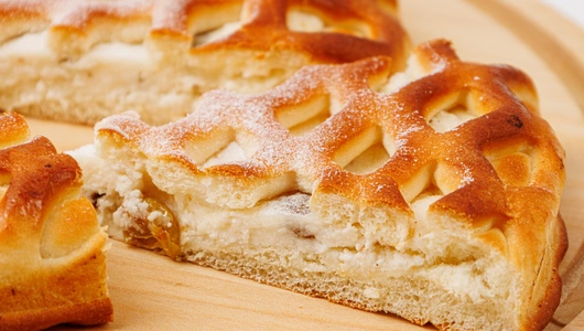 Пирог сдобный с творогом и изюмом, зам.