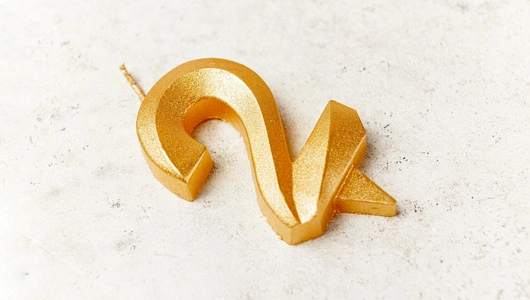 Свеча для торта "Цифра два"