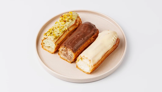 Ассорти эклеров "Ваниль, Фисташка, Шоколад"