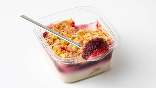 Десерт "Наполеон" с вишней постный