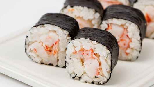 Ролл маки "Креветка" с белоногой креветкой 120 г, СП