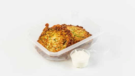 Оладьи из цукини со сметаной