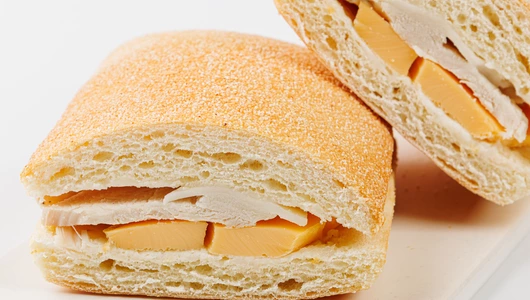 Сэндвич "Нежный" с курицей, омлетом и моцареллой