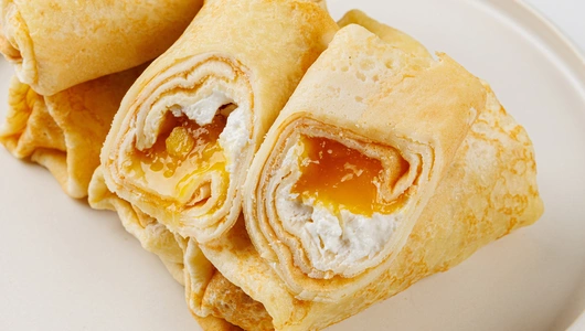 Блинчики с творожным муссом, манго и маракуйей, зам.