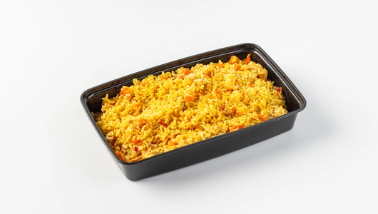 Большая порция плова с курицей и барбарисом