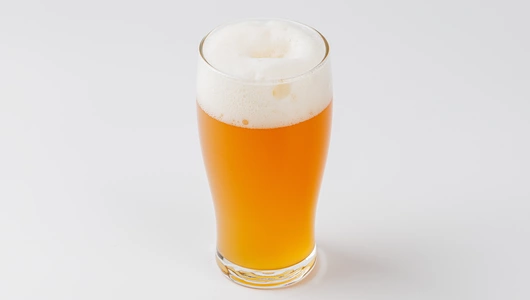 Пиво "Юзберг Вайс" пшеничное светлое нефильтр., 470 мл