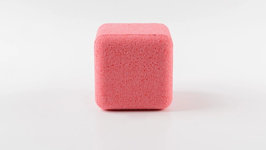 Набор бурлящих кубиков для ванн с морской солью "Черри-гранат и лотос-кензоки", 2шт.