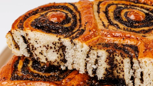 Булочка "Ромашка семейная" с маком