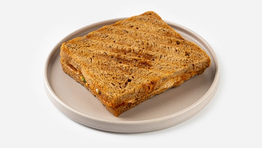 Сэндвич с курицей и печеным перцем, кафе Сэндвич с курицей и печеным перцем, кафе