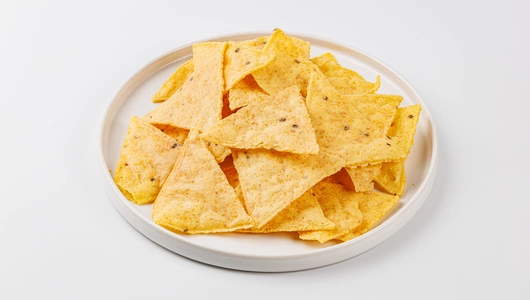 Чипсы кукурузные "Начос с солью" Чипсы кукурузные "Начос с солью"