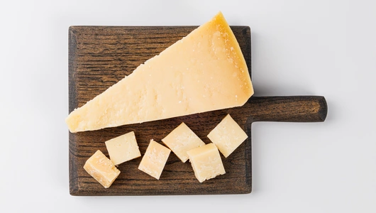 Сыр сверхтвердый "Grand Vyatka" Super Gold Сыр сверхтвердый "Grand Vyatka" Super Gold