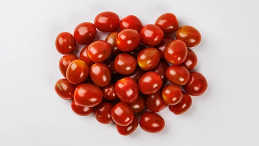 Томаты черри сливовидные красные, 250 г Томаты черри сливовидные красные, 250 г