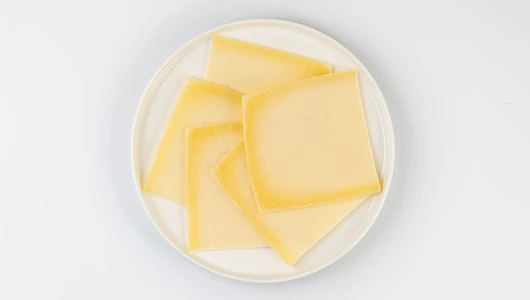 Сыр "Пармезан" нарезка 6 мес. 125 г