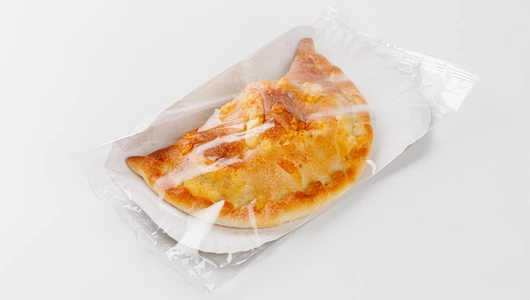 Пицца "Кальцоне" с томатами, сыром и прован. травами, кафе