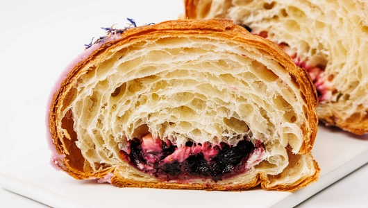 Ле Круассан Черника с лимонным курдом, кафе