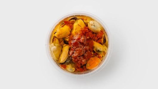 Мидии в масле с вялеными томатами, 200 г Мидии в масле с вялеными томатами, 200 г