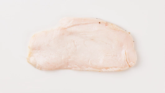 Филе куриной грудки с перцем и чесноком, нарезка Филе куриной грудки с перцем и чесноком, нарезка