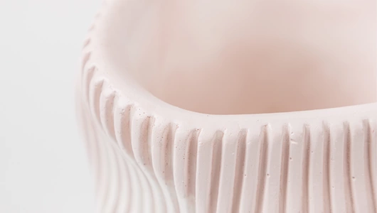 Стакан "Мятый" из бетона, цвет розовый мрамор