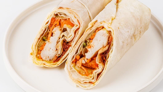 Сэндвич ролл с курицей и соусом чипотле Сэндвич ролл с курицей и соусом чипотле