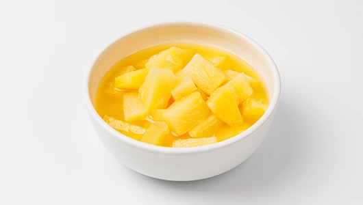 Ананасы консервированные кусочками