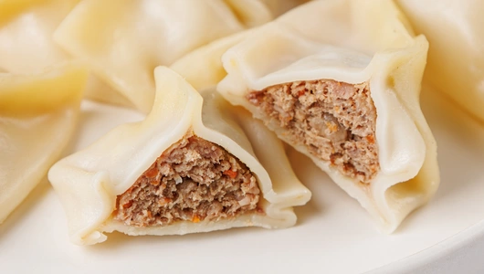 Гедза с говядиной на пару с соусом сальса, 350 г